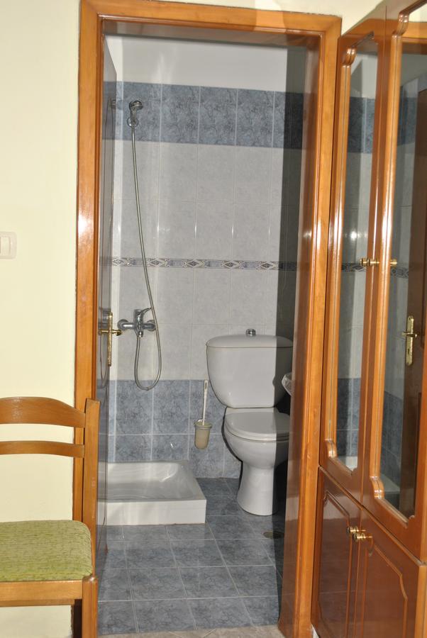 Eden Hotel Гирокастра Экстерьер фото